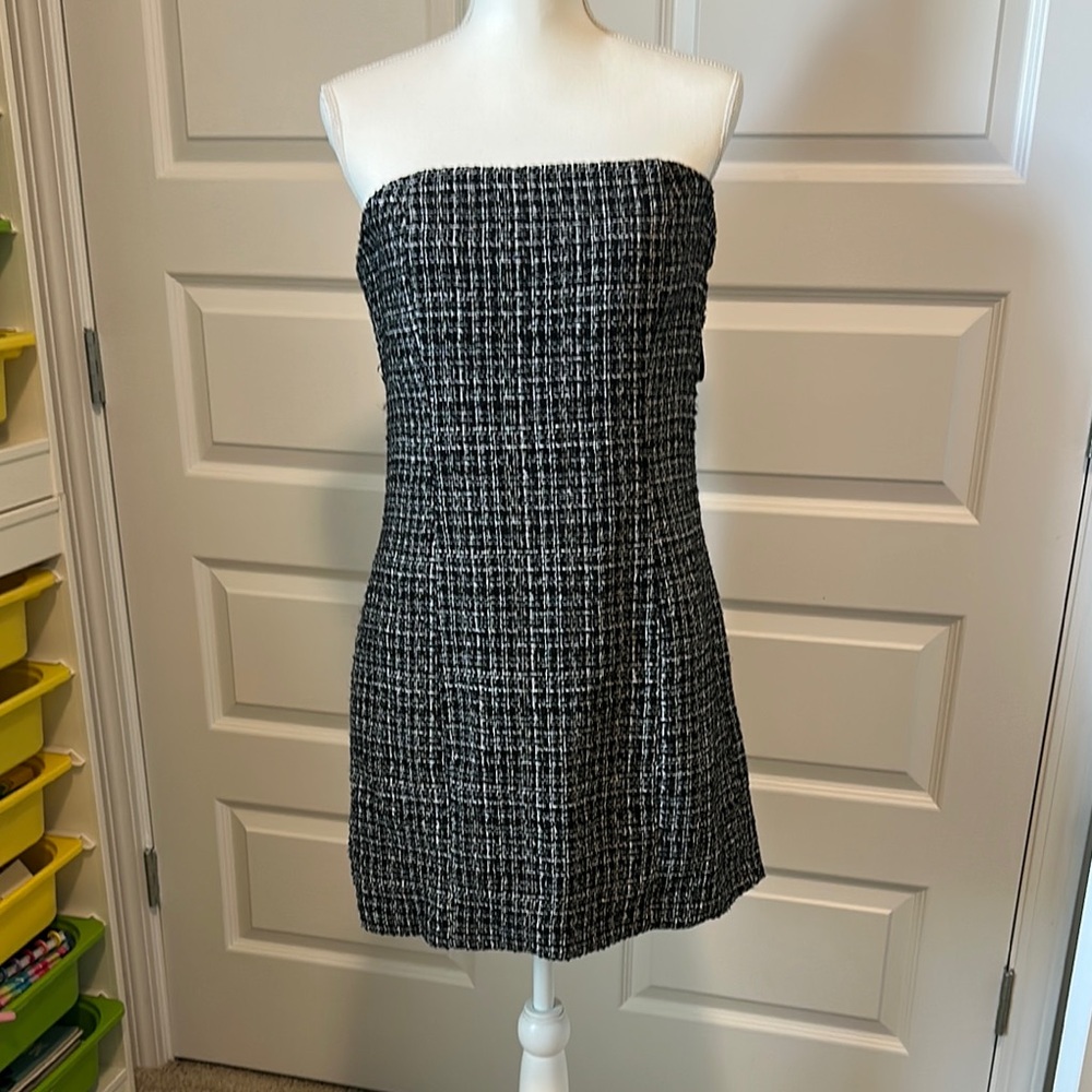 Forever 21 Black and White Strapless Sheath Dress